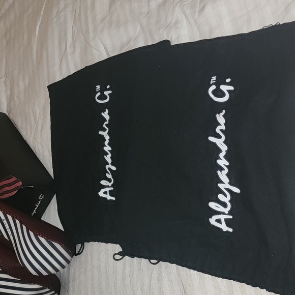 New in box Alejandra G. Platform Fishnet Burgundy Heels - Picture 9 of 11